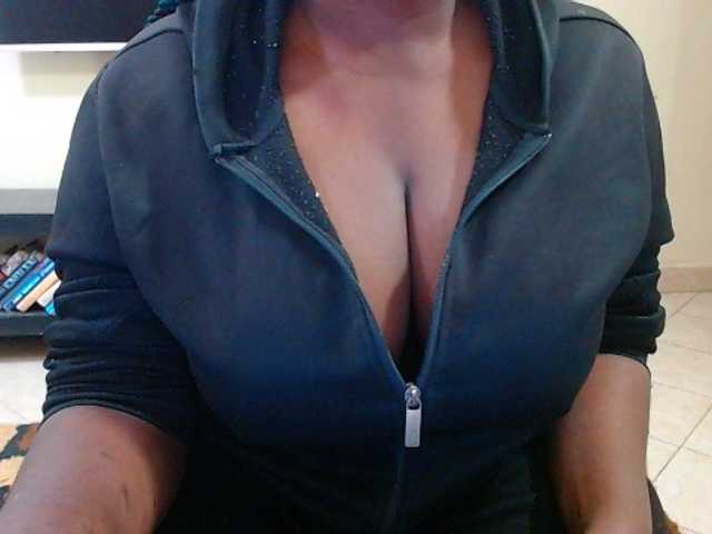 Dalia70 online show from August 12, 3:31 am