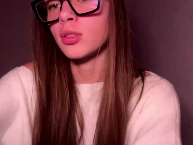 DaliaTronstad online show from August 5, 2:42 am