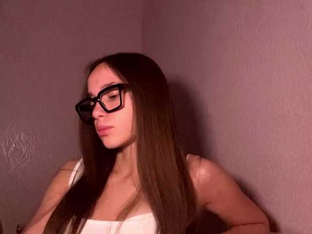 DaliaTronstad online show from August 14, 1:42 am