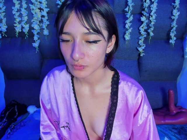 DaniDream online show from July 23, 8:55 pm