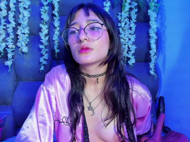 DaniDream online show from August 12, 8:33 pm