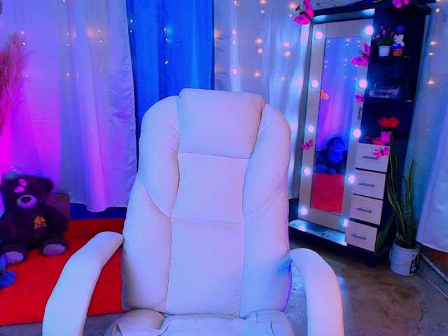 Danielasew online show from July 3, 5:09 am