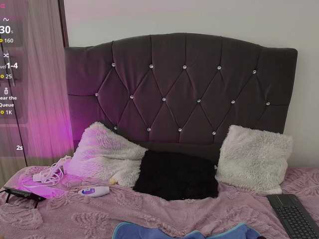 Danna-Velvet online show from August 8, 3:56 pm