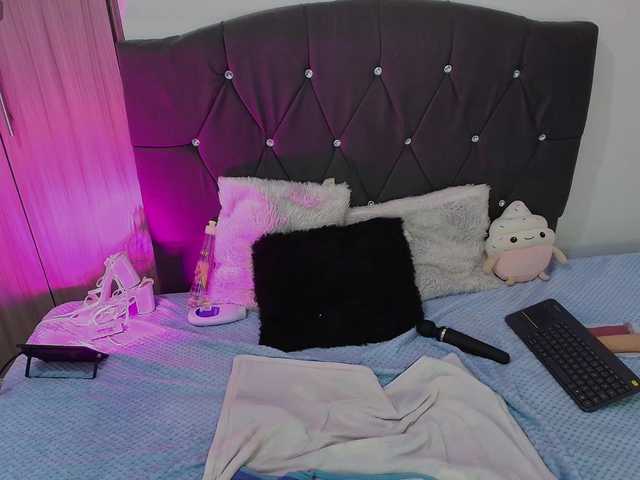 Danna-Velvet online show from August 12, 11:12 am