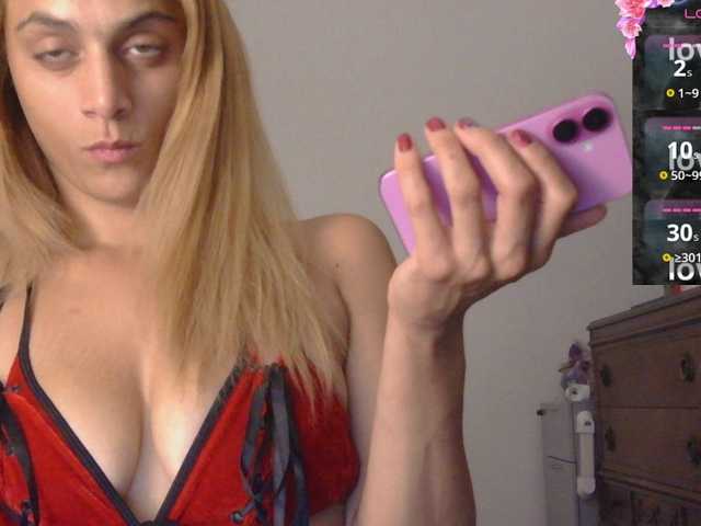 DarcieRoselli online show from August 1, 4:40 am