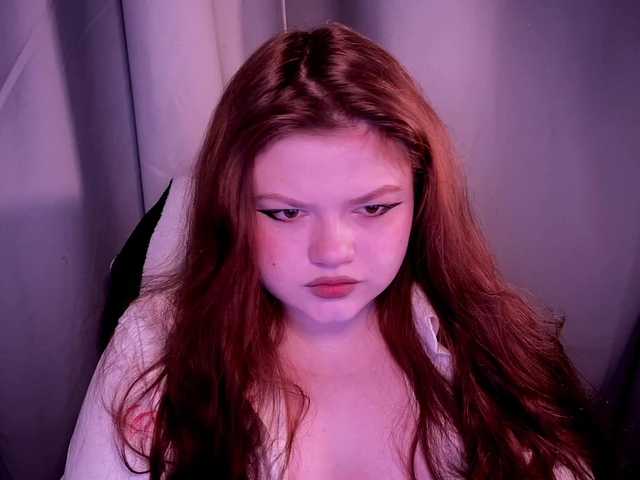 DarinaWilson online show from August 17, 12:15 am