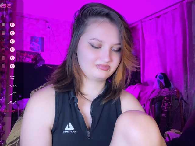 DarkGirl online show from April 19, 6:40 pm