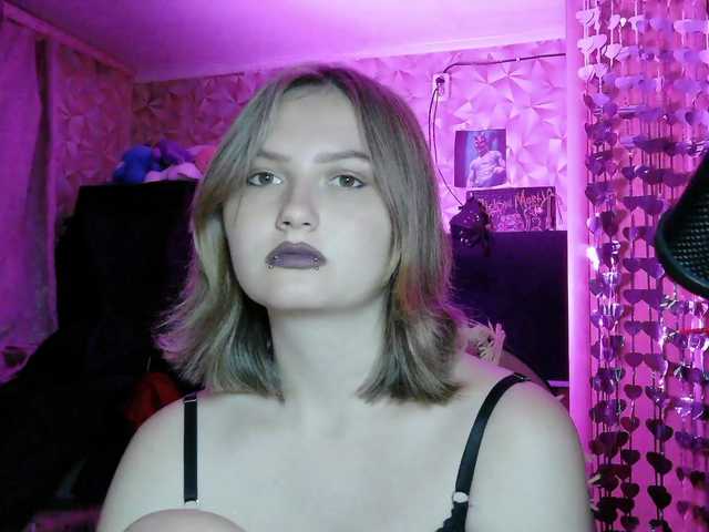 DarkGirl online show from June 4, 7:18 pm