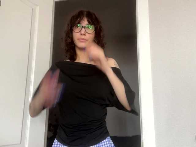 DarlenaBoothman online show from August 7, 8:25 am