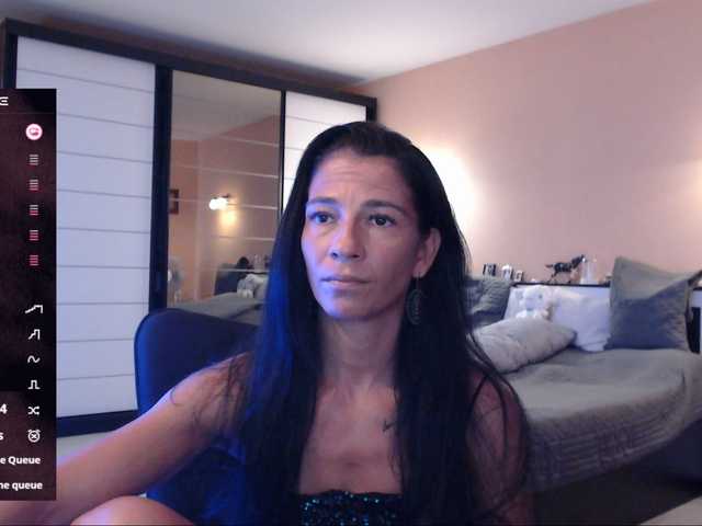 DelicateKiss online show from August 12, 9:33 am
