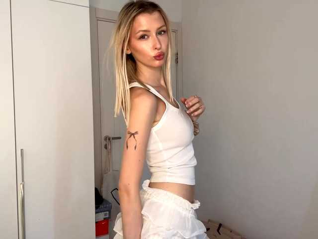 DelsieBrozell online show from July 31, 10:21 am
