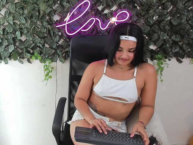DestinyHills online show from August 7, 4:40 pm
