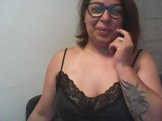 Diamonddesiree online show from August 2, 8:27 pm