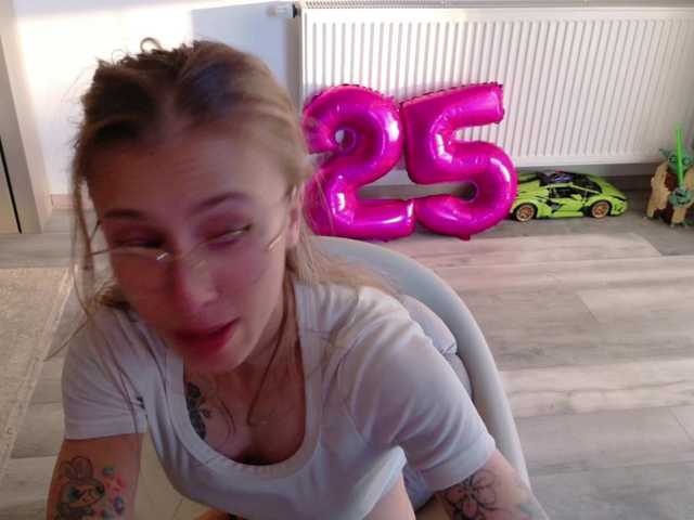 DiddySweet1 online show from August 15, 4:55 pm