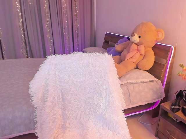 Dollyiaa online show from July 22, 1:19 am