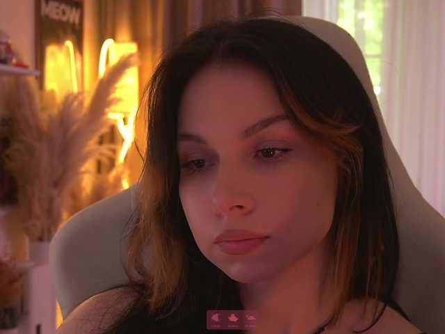 DramaQueen  online show from July 17, 6:57 am