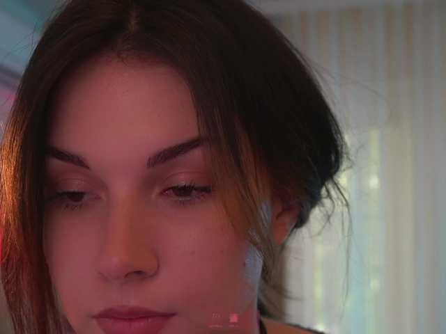 DramaQueen  online show from August 8, 6:35 am