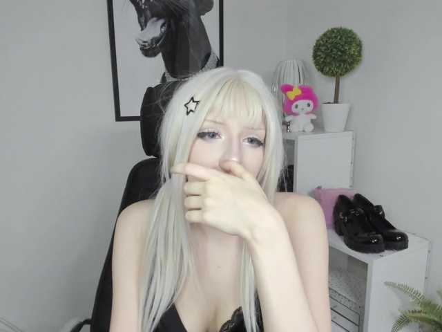 DreamNIKA online show from August 4, 2:03 pm