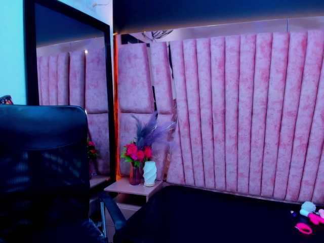 DulceMiiaa online show from August 4, 10:18 pm