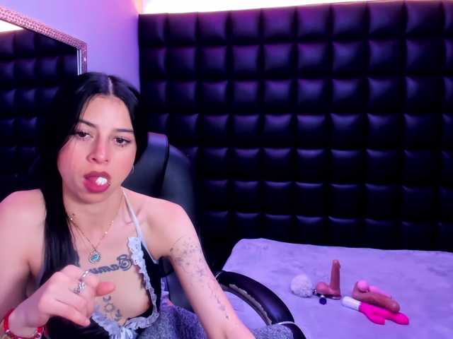 DulceMiiaa online show from August 8, 9:37 pm