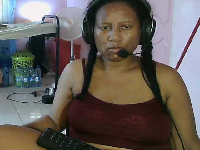 Eirondra online show from July 25, 3:49 pm