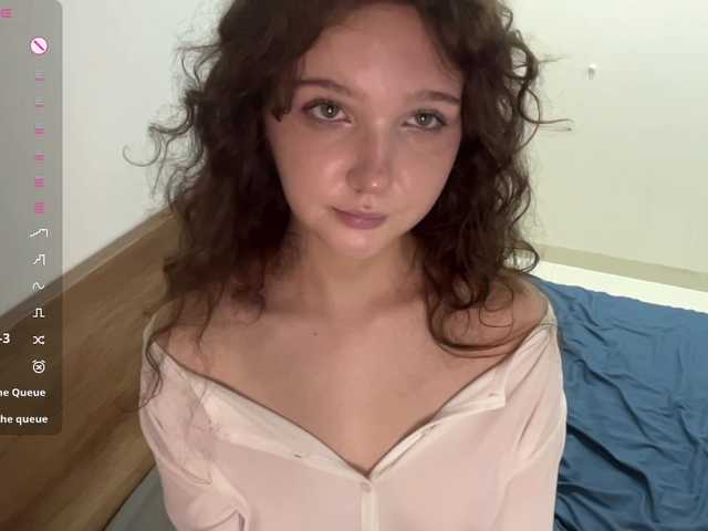 ElaWish online show from July 31, 10:04 pm