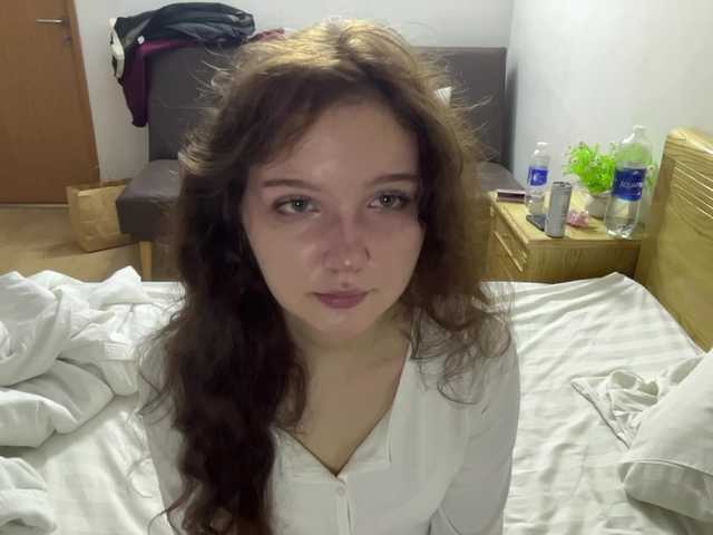 ElaWish online show from August 10, 8:10 pm