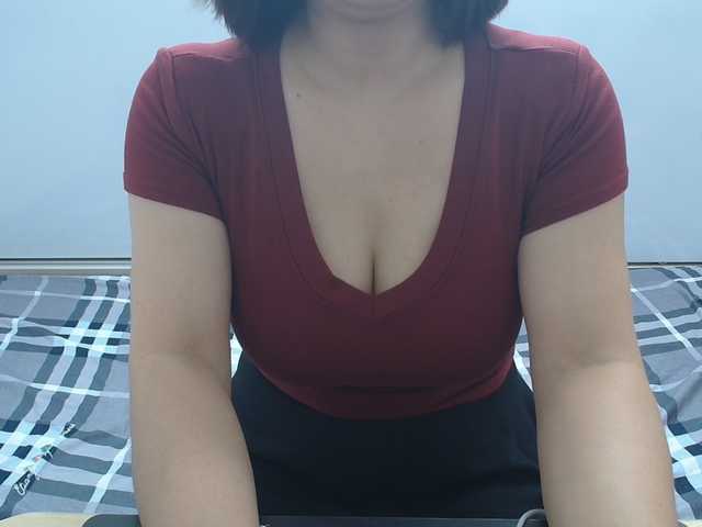 ElenaSex90 online show from August 3, 5:47 am