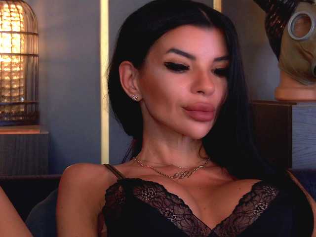 EleniaDevons online show from June 20, 1:11 pm