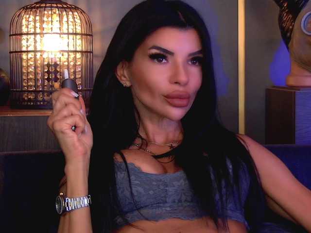 EleniaDevons online show from June 24, 11:34 am