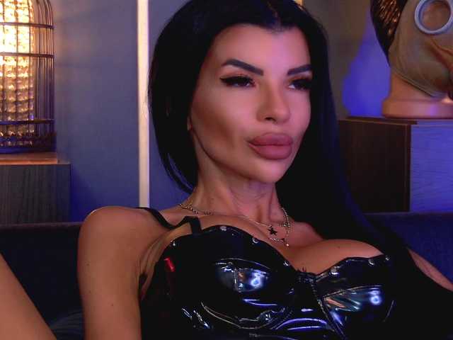 EleniaDevons online show from June 26, 11:46 am
