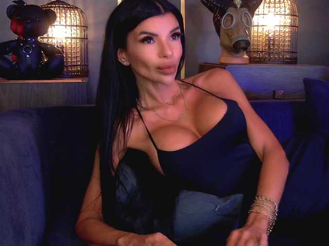 EleniaDevons online show from July 23, 8:49 am