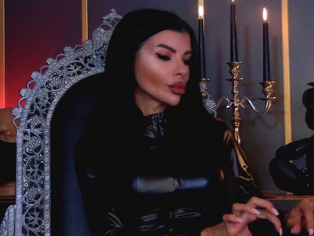 EleniaDevons online show from August 16, 11:25 am
