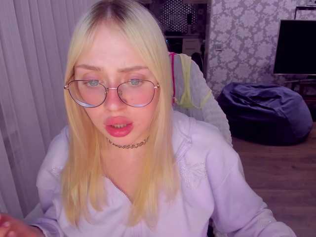 ElinaOcean online show from May 31, 10:45 pm
