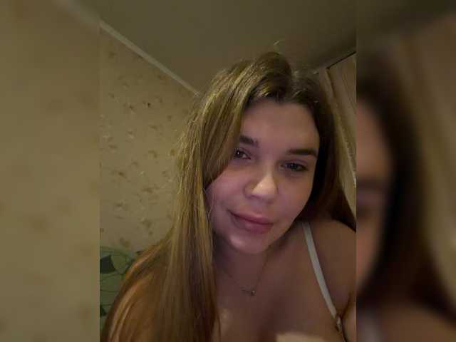 Ella12- online show from April 25, 8:15 pm