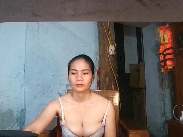 EllaShow93 online show from August 6, 1:37 am