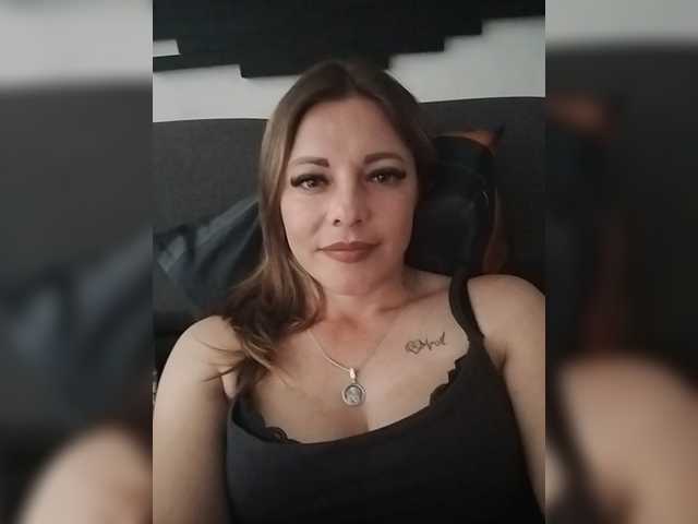 Ellazo online show from May 31, 1:57 pm