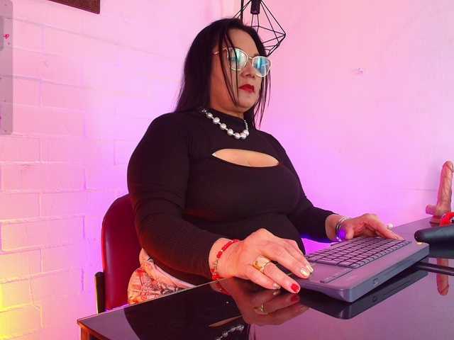 EllenaBoobs online show from August 14, 5:11 am