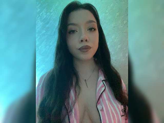 ElliLin online show from February 22, 12:20 am