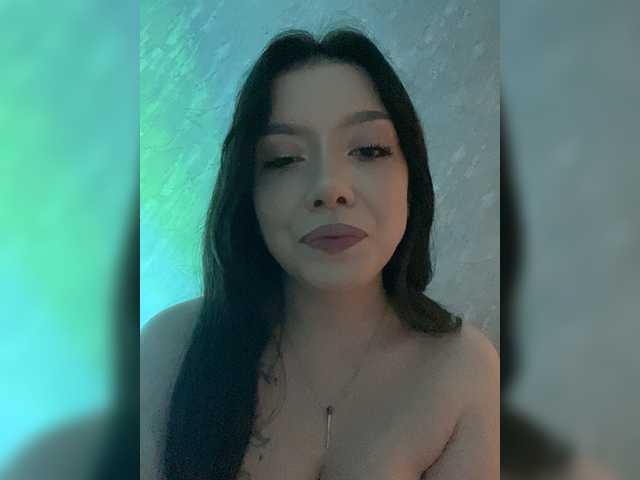 ElliLin online show from February 24, 9:23 pm