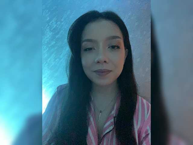 ElliLin online show from March 8, 1:24 am