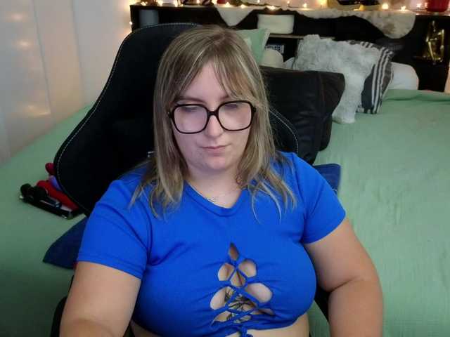 ElvinnaLaFrancaise online show from August 12, 5:48 pm