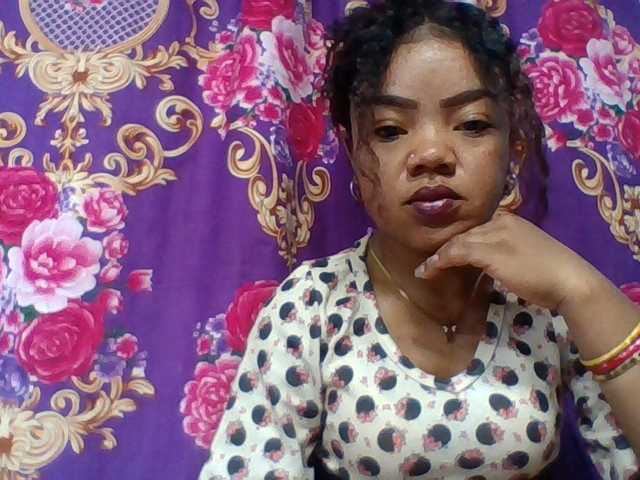 Elyah1a online show from August 15, 5:55 am