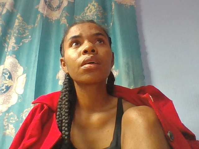 Emelie1a online show from August 14, 1:04 pm