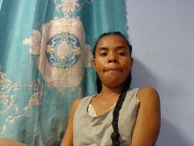 Emelie1a online show from August 15, 6:28 am