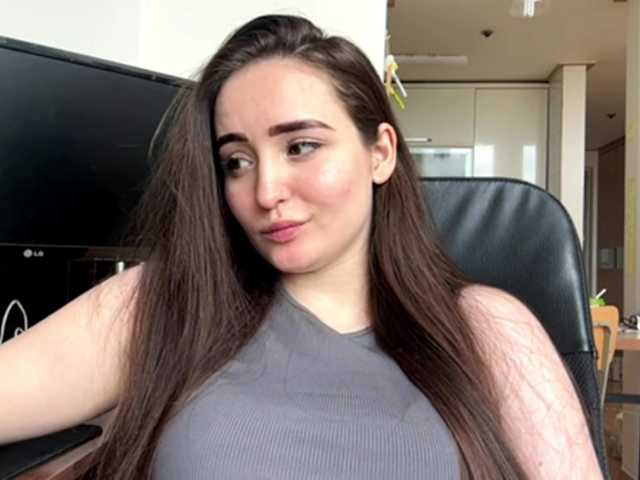 EmillyCarte online show from August 13, 4:59 am