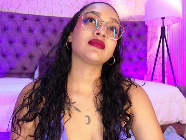 Emily-Foxyy online show from August 7, 7:14 pm