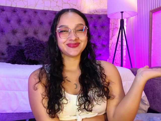 Emily-Foxyy online show from August 8, 8:31 pm
