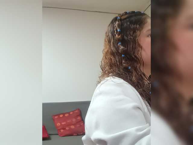 EmilyCCm online show from June 11, 9:10 pm