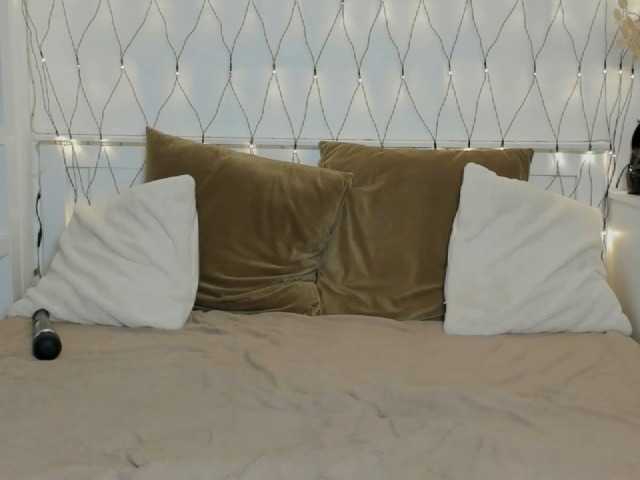 EmilyEclair online show from August 4, 2:36 pm